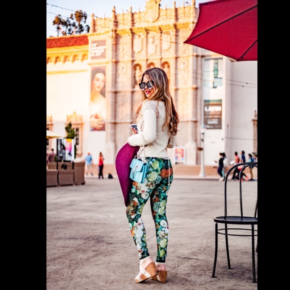 NEW! The Best Leggings/Yoga Pants EVER - Picture 6 of 8